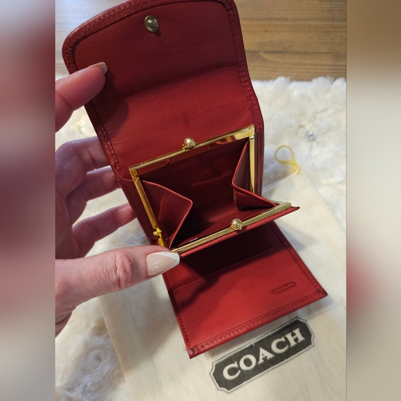 Vintage Coach Water Buffalo Leather Kisslock Wallet / French Purse ( Red ) - Picture 12 of 14